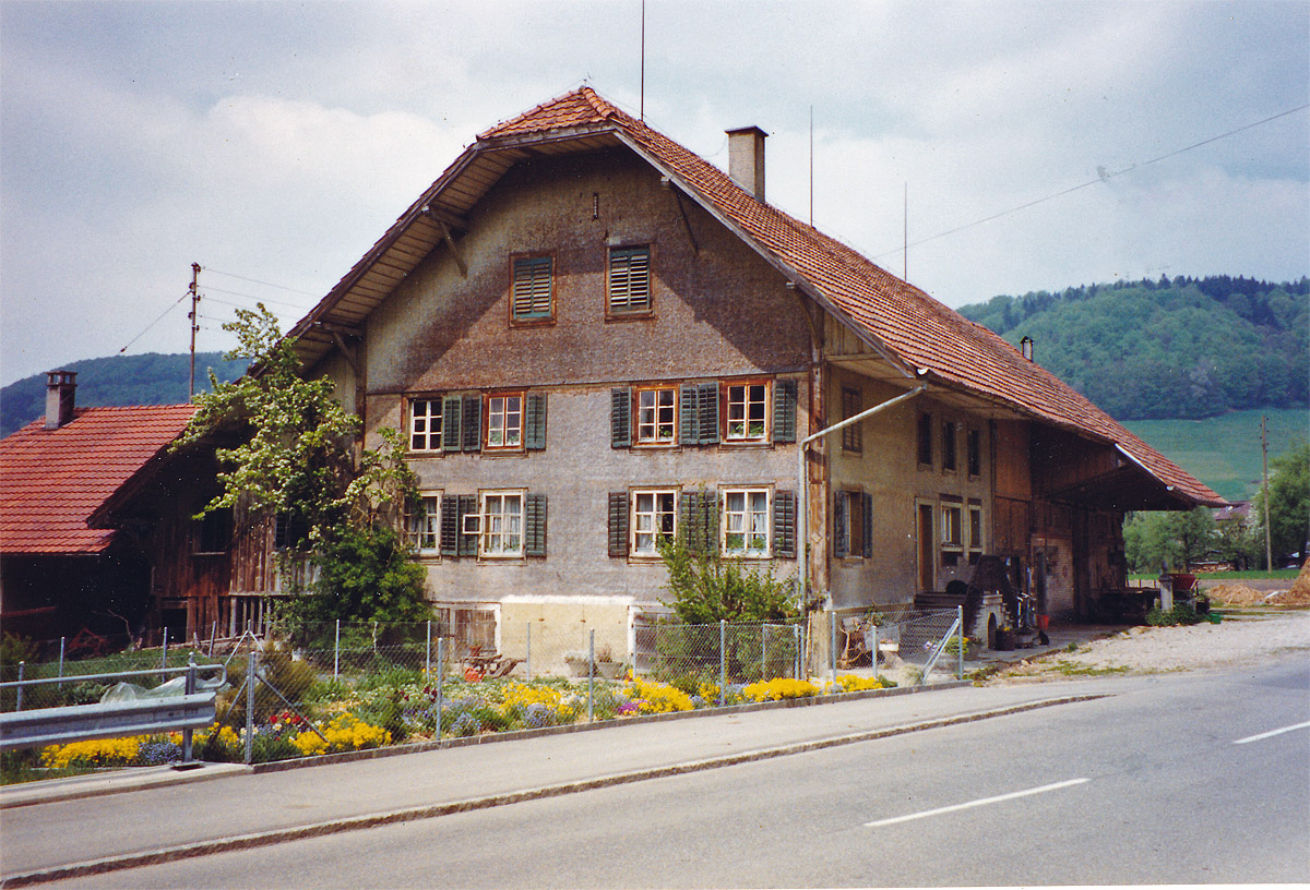 Dorfstrasse  1 