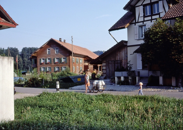 Alte Schulhaus Strasse 4 